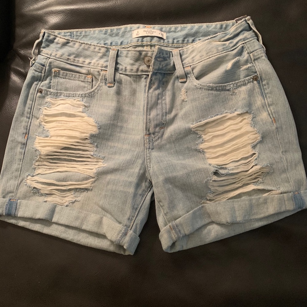 NWT Abercrombie & Fitch Low Rise East Fit Size 4